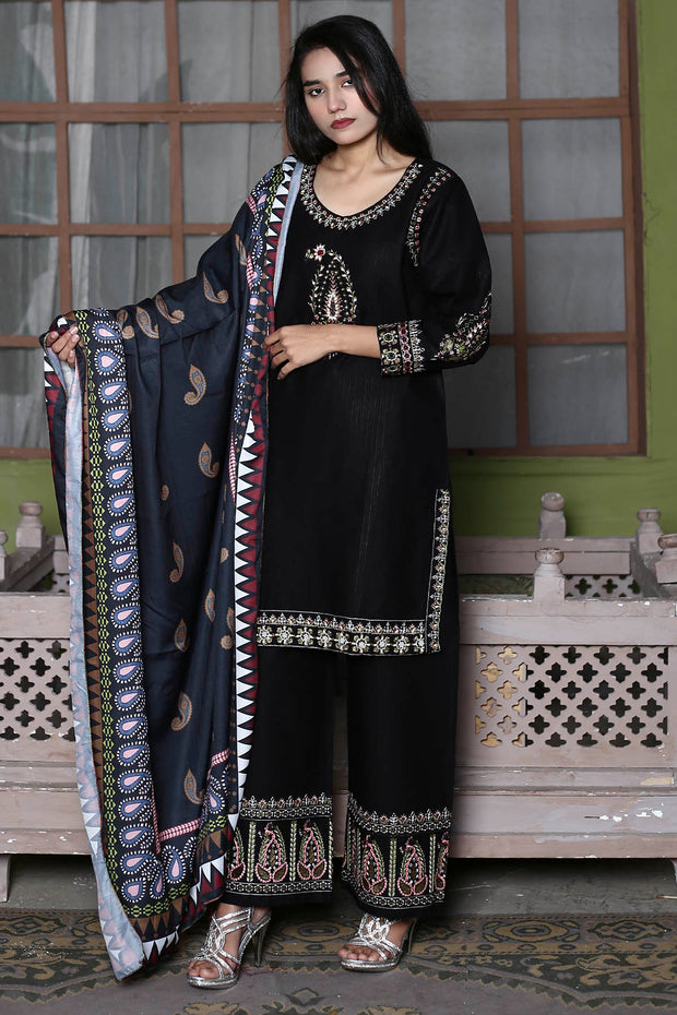 3PC Embroidered Khaddar Dress -09