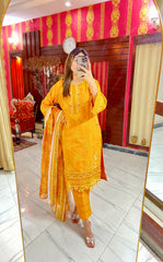 3PC Embroidered Khaddar Dress